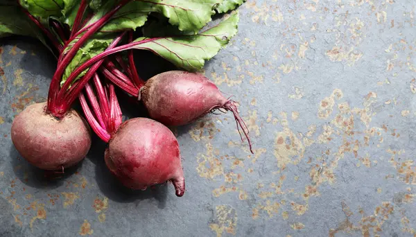 Cékla vetése és ápolása: Hogyan érj el mély színű, édes gyökeret?