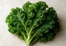 Fodros kel különleges változata (Brassica oleracea var. laciniata) salátákhoz