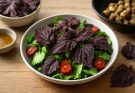 Shiso piros levelű (Perilla frutescens var. rubra) saláta és főzés